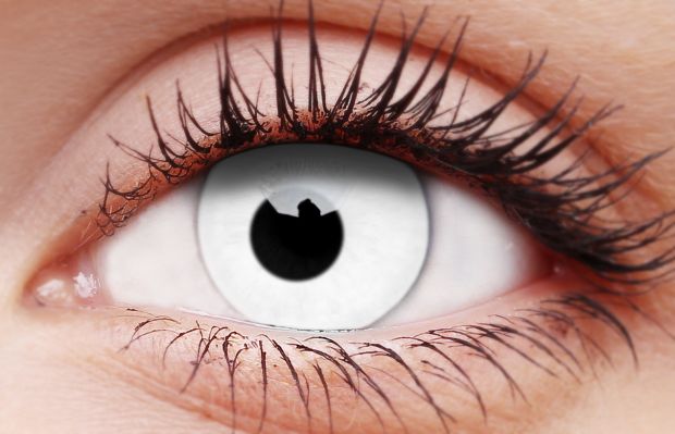 Cross Eyed Coloured Contact Lenses