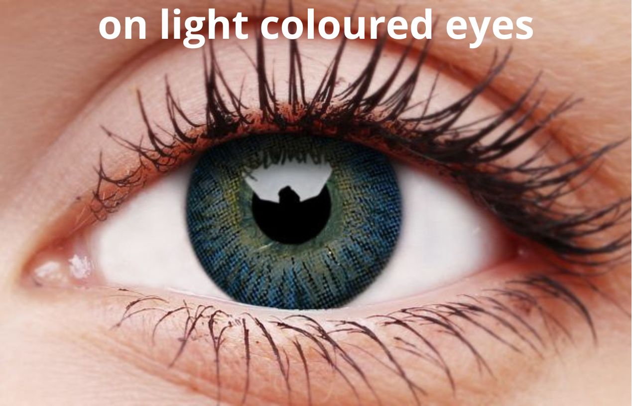 ColourVUE 3-Tones Blue contact lens on light eye showing natural enhancement